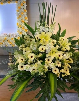 香港殯儀花籃訂花服務